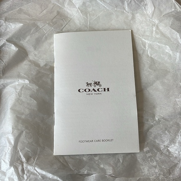 NIB Authentic COACH Izzy Mat Calf Heels - Picture 10 of 10